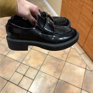 Sz 38 Prada women Black Loafers